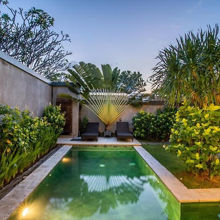 Villa Nadya Seminyak  Ngoại thất bức ảnh
